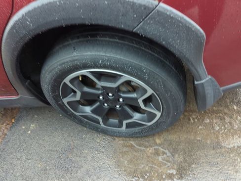 Used 2014 Subaru Crosstrek 2.0i Premium w/ Moonroof Package image 5