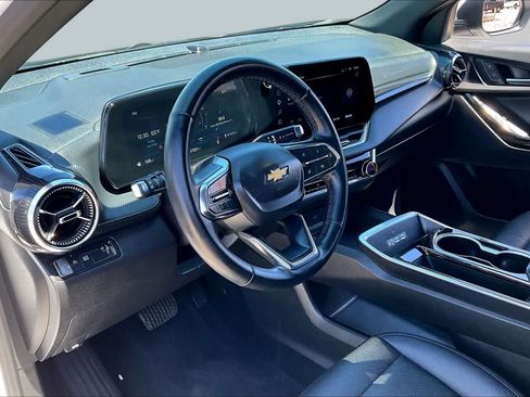 Used 2025 Chevrolet Equinox LT w/ Convenience Package II FWD image 16