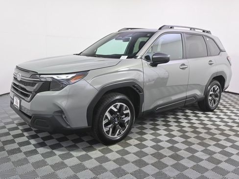 Used 2026 Subaru Forester Premium AWD/4WD image 2