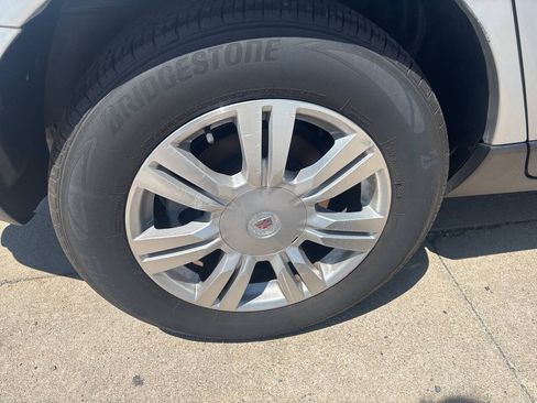 Used 2012 Cadillac SRX Luxury FWD image 7