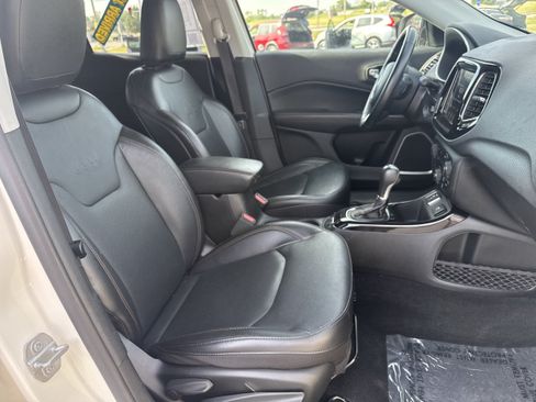 Used 2019 Jeep Compass Limited FWD image 12