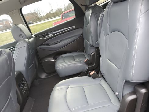 Used 2019 Buick Enclave Essence w/ LPO, Sport Appearance Package image 33