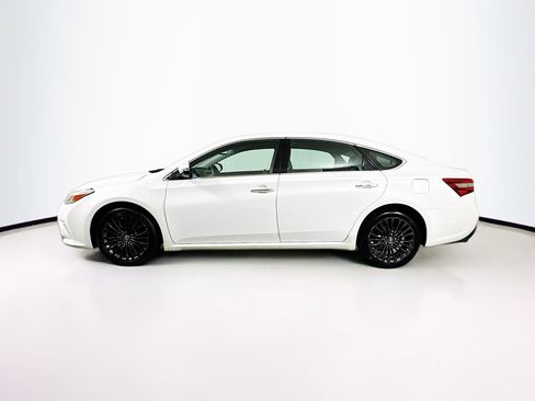Used 2016 Toyota Avalon Touring image 4