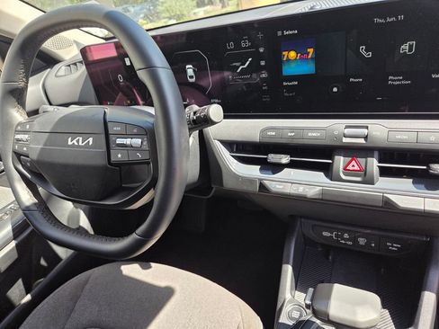 Used 2025 Kia K4 EX FWD image 30