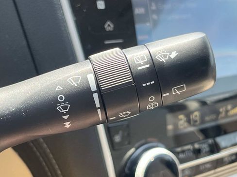 Used 2018 Subaru Outback 2.5i Premium AWD/4WD image 16