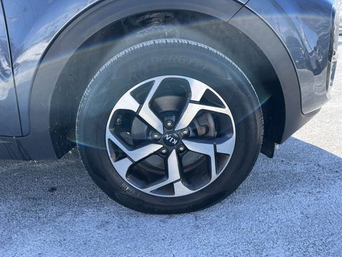 Used 2020 Kia Sportage LX image 12
