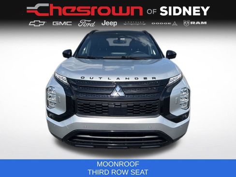 Used 2025 Mitsubishi Outlander 4WD Plug-In Hybrid image 2