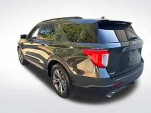 Used 2022 Ford Explorer XLT w/ Equipment Group 202A image 7