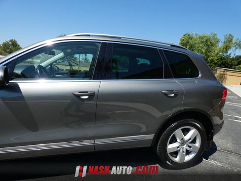 Used 2014 Volkswagen Touareg VR6 AWD/4WD image 11