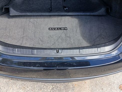 Used 2014 Toyota Avalon Limited image 30