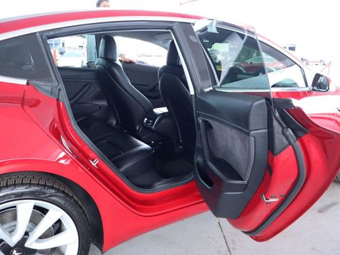 Used 2018 Tesla Model 3 Long Range RWD image 33