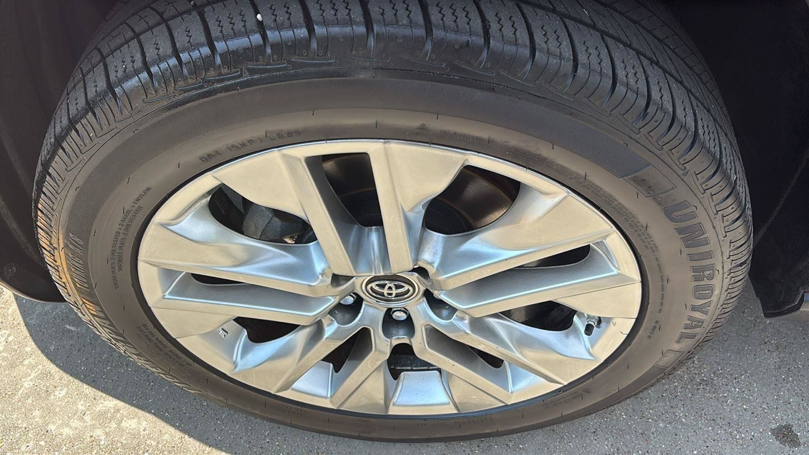 Used 2019 Toyota RAV4 XLE Premium FWD image 13