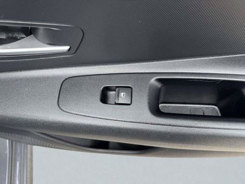 Used 2023 Hyundai Elantra SEL FWD image 48