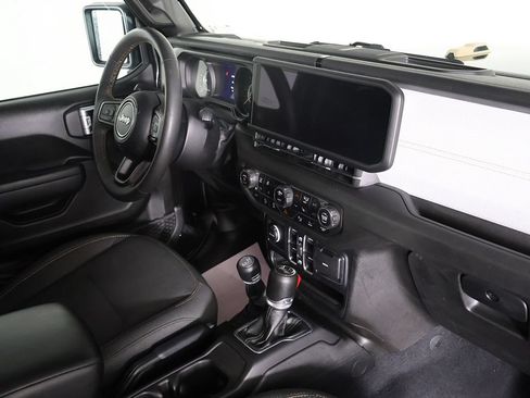 Used 2024 Jeep Wrangler Unlimited Sport AWD/4WD image 26