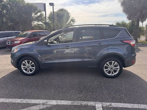 Used 2018 Ford Escape SE image 4