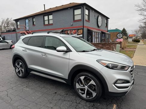Used 2017 Hyundai Tucson Sport image 4