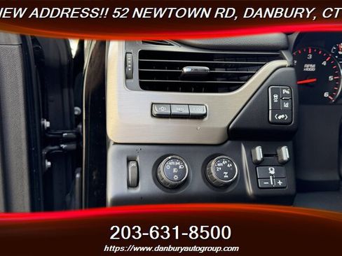 Used 2015 GMC Yukon Denali w/ Touring Package AWD/4WD image 18