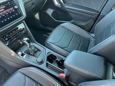 Used 2022 Volkswagen Tiguan SEL R-Line image 20