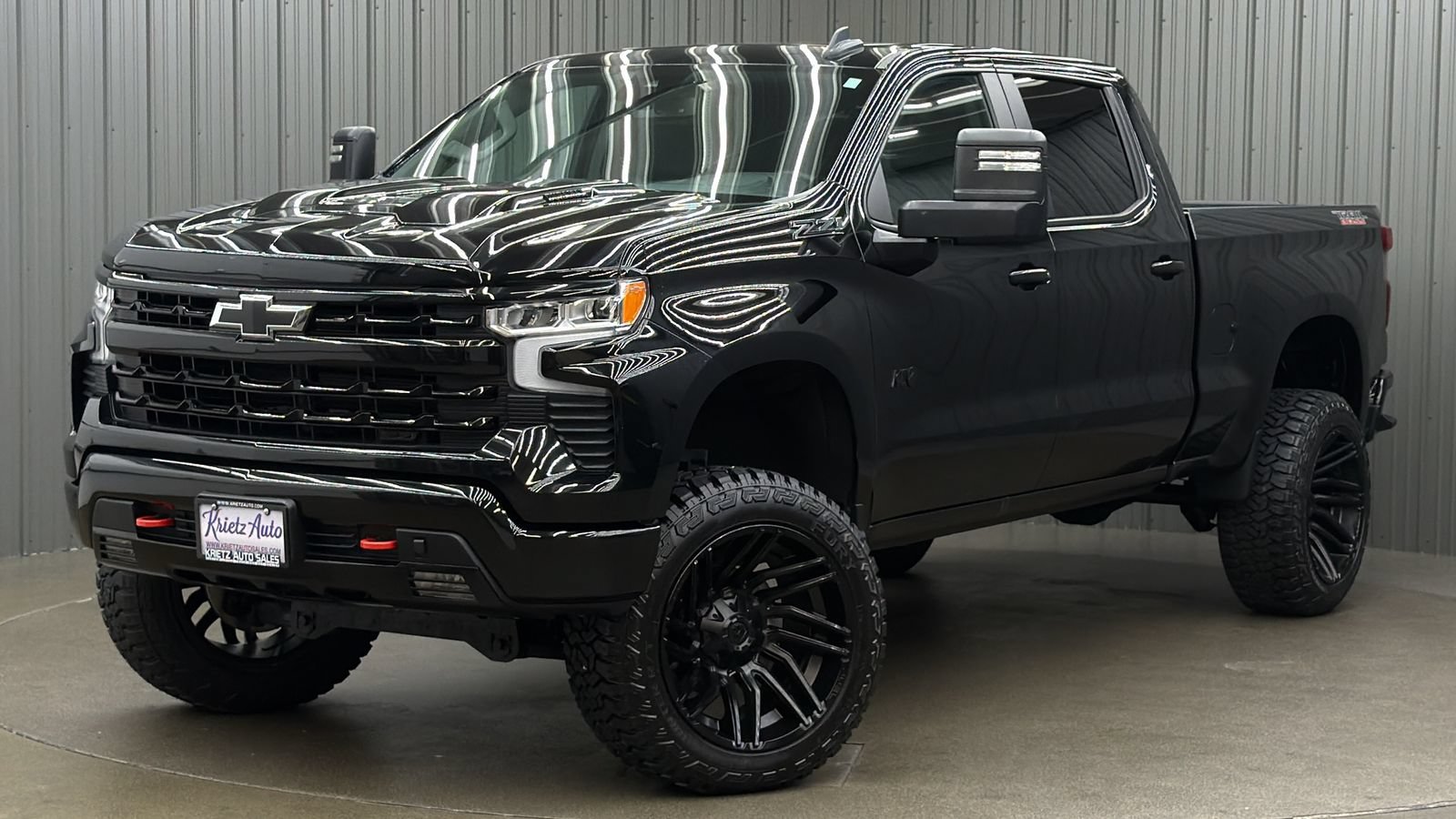 Used 2025 Chevrolet Silverado 1500 LT Trail Boss w/ Convenience Package II AWD/4WD image 1