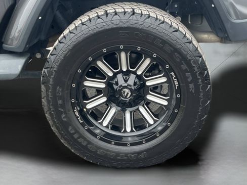 Used 2022 Jeep Gladiator Sport AWD/4WD image 14