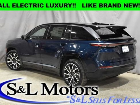 Used 2025 Jeep Wagoneer S Limited image 6