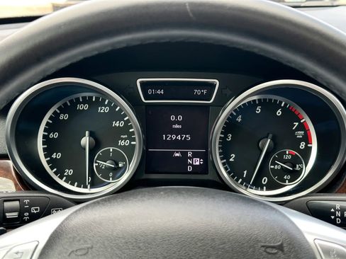 Used 2012 Mercedes-Benz ML 350 ML 350 4MATIC Sport Utility 4D image 11