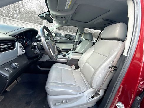Used 2020 Chevrolet Suburban LT image 23