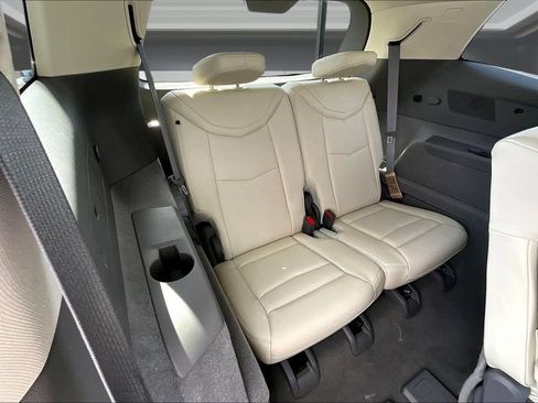 Used 2023 Cadillac XT6 Premium Luxury w/ LPO, Floor Liner Package AWD/4WD image 26