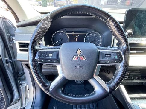Used 2022 Mitsubishi Outlander SE image 11