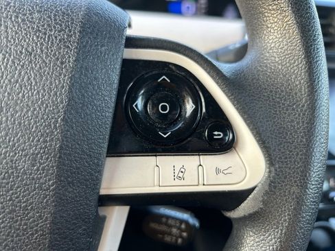 Used 2018 Toyota Prius One image 18