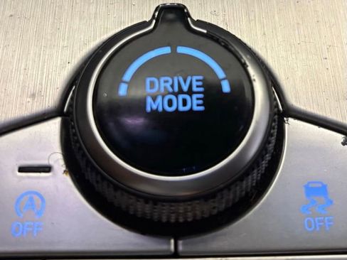 Used 2019 Genesis G70 2.0T Advanced w/ Elite Package RWD image 32