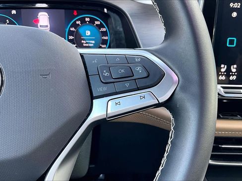 Used 2024 Volkswagen Atlas Cross Sport SE image 25