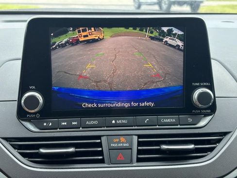 Used 2025 Nissan Altima 2.5 SR FWD image 21