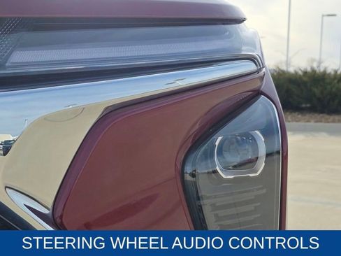 Used 2025 Chevrolet Trax LT w/ LT Convenience Package image 10