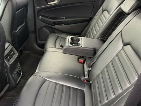 Used 2020 Ford Edge SEL w/ Convenience Package image 16