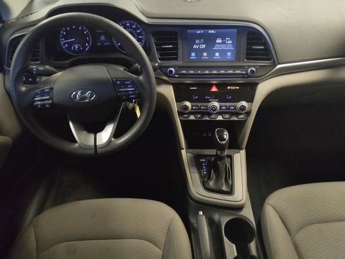 Used 2020 Hyundai Elantra SEL FWD image 22