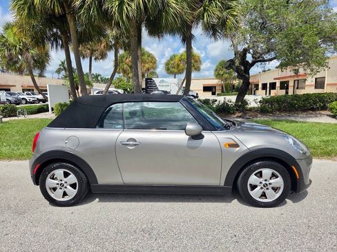 Used 2019 MINI Cooper Convertible w/ Signature Upholstery Package FWD image 6