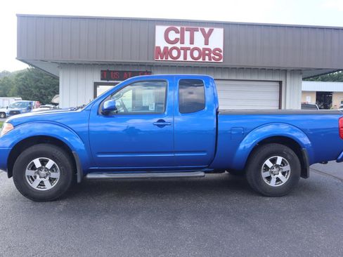 Used 2013 Nissan Frontier PRO-4X AWD/4WD image 10