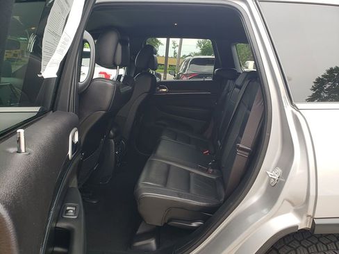 Used 2019 Jeep Grand Cherokee Limited AWD/4WD image 11
