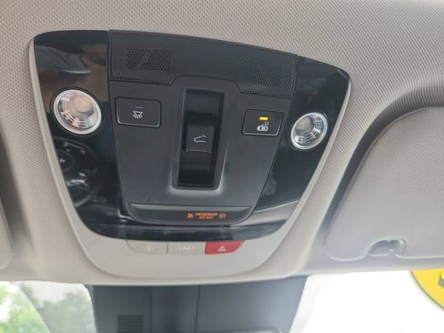 Certified 2022 Kia Sorento S w/ Panoramic Sunroof Package AWD/4WD image 24