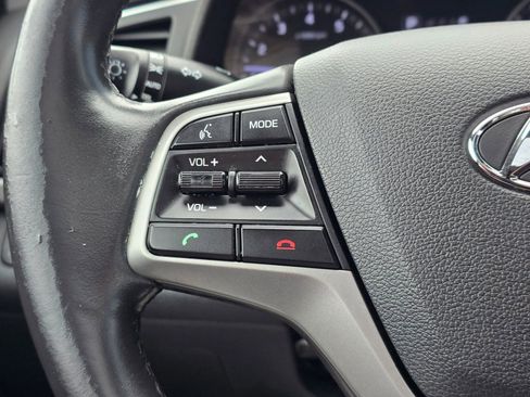 Used 2017 Hyundai Elantra Value Edition image 25