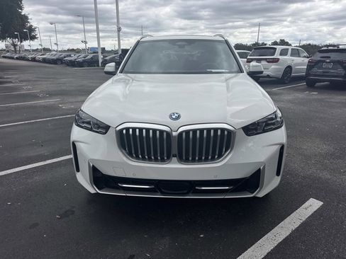 Used 2024 BMW X5 xDrive50e image 9