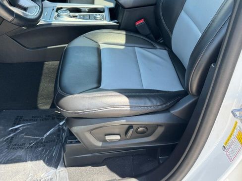 Used 2023 Ford Explorer XLT w/ Equipment Group 202A AWD/4WD image 24