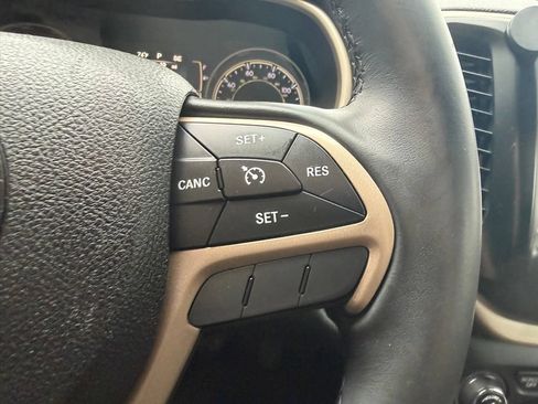 Used 2014 Jeep Cherokee Latitude w/ Comfort/Convenience Group AWD/4WD image 25