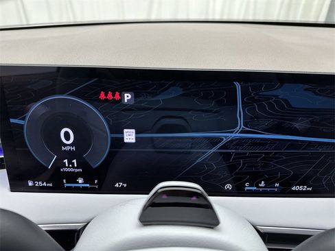 Used 2026 Genesis GV70 2.5T Advanced image 15