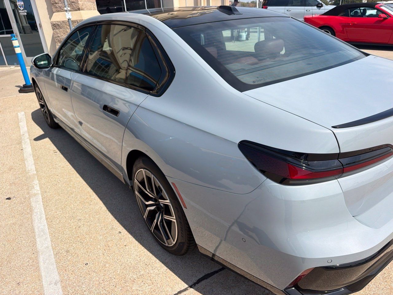 Used 2023 BMW 740i w/ Executive Package RWD image 3