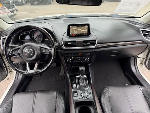 Used 2018 MAZDA MAZDA3 Grand Touring FWD image 12