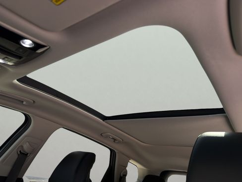 Certified 2025 Kia Sportage EX w/ Premium Package FWD image 12