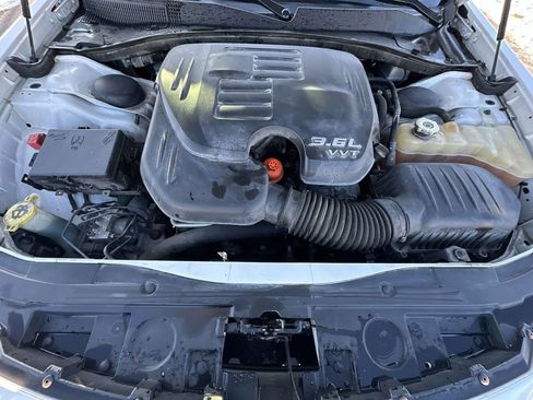 Used 2016 Chrysler 300 S image 27