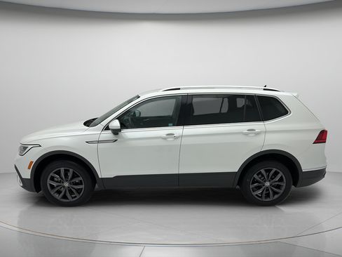 Used 2023 Volkswagen Tiguan SE FWD image 8